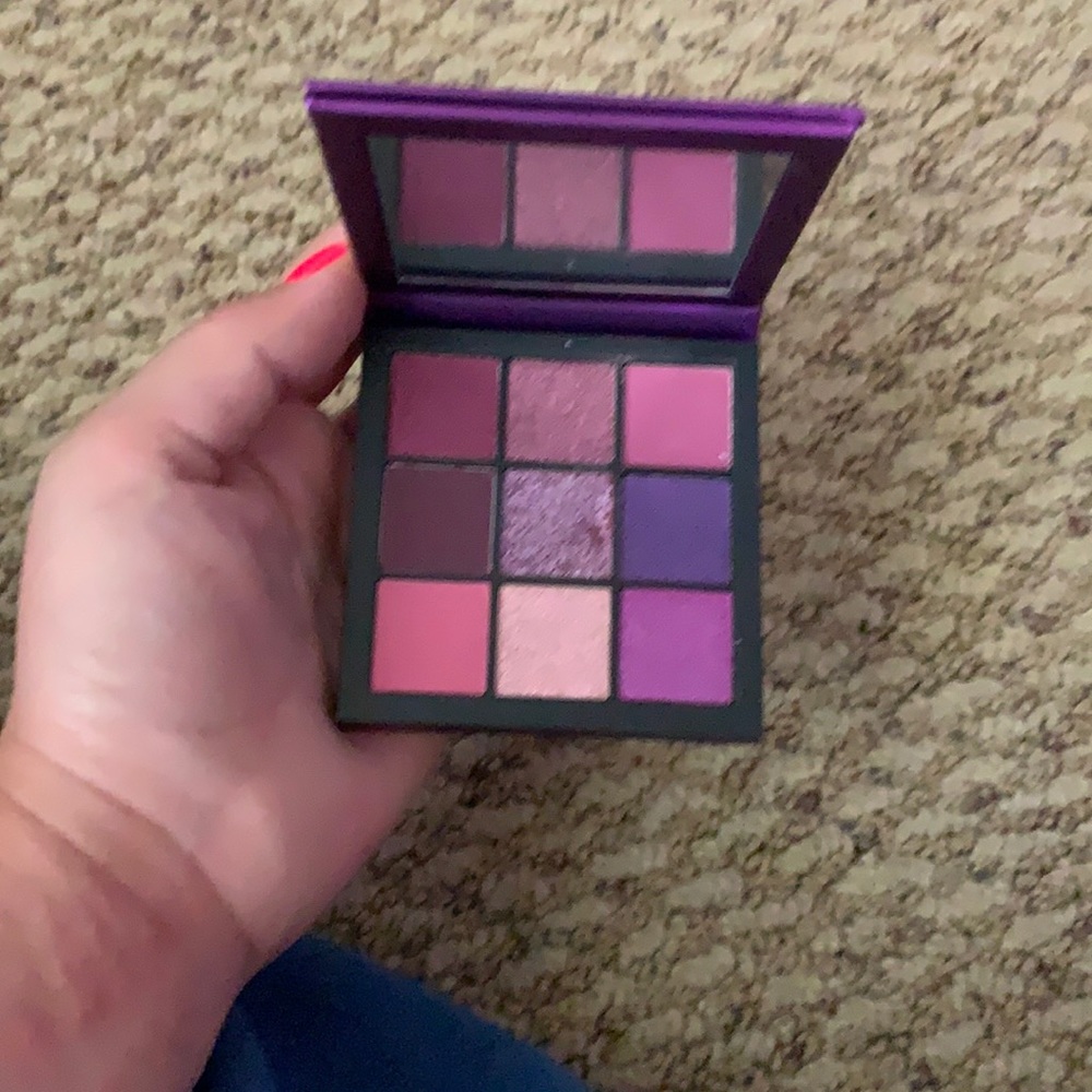 HUDA BEAUTY